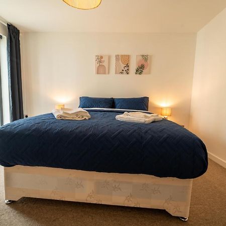 Spacious Apartment In Woking Town Centre Eksteriør bilde