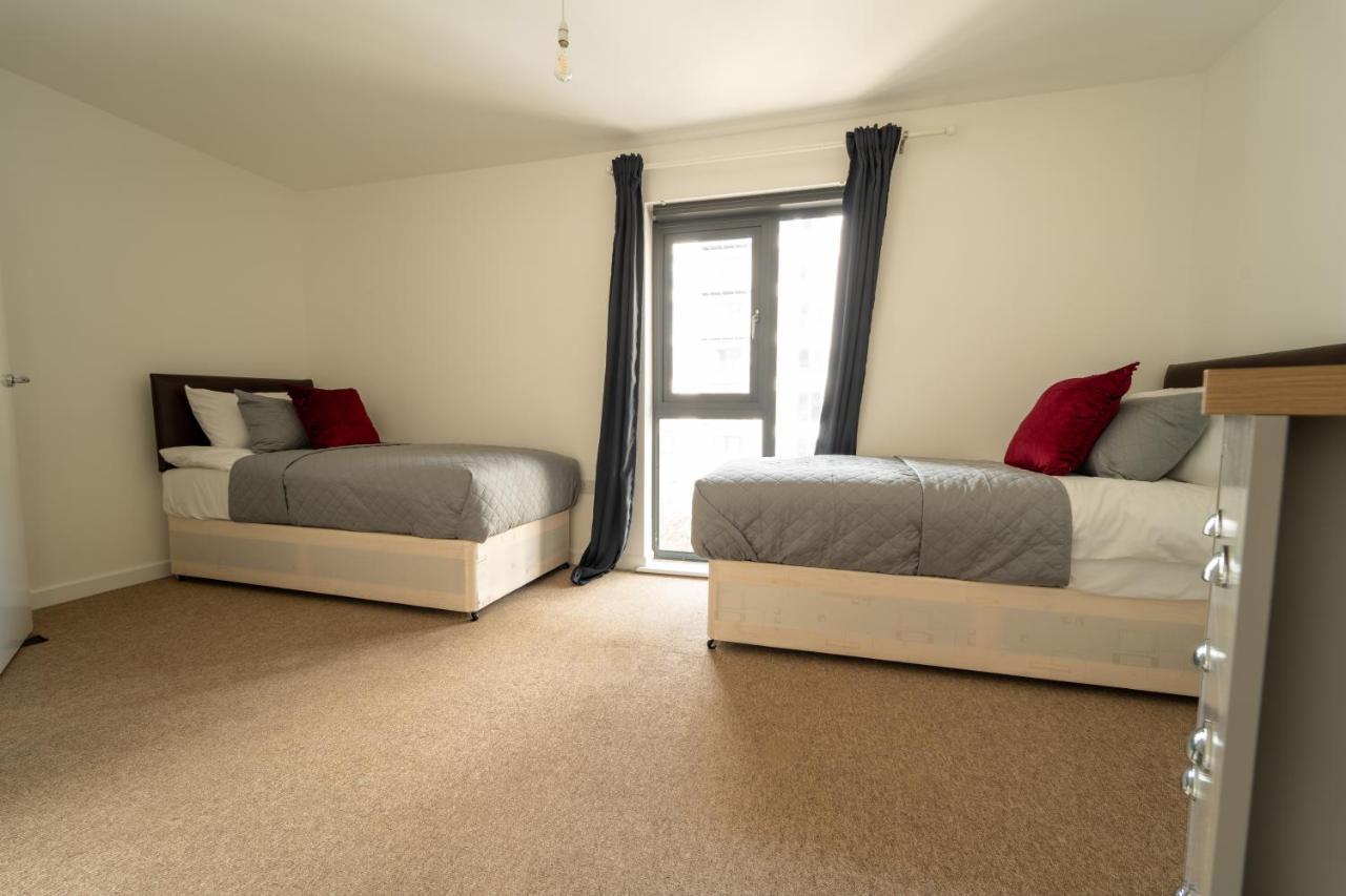 Spacious Apartment In Woking Town Centre Eksteriør bilde