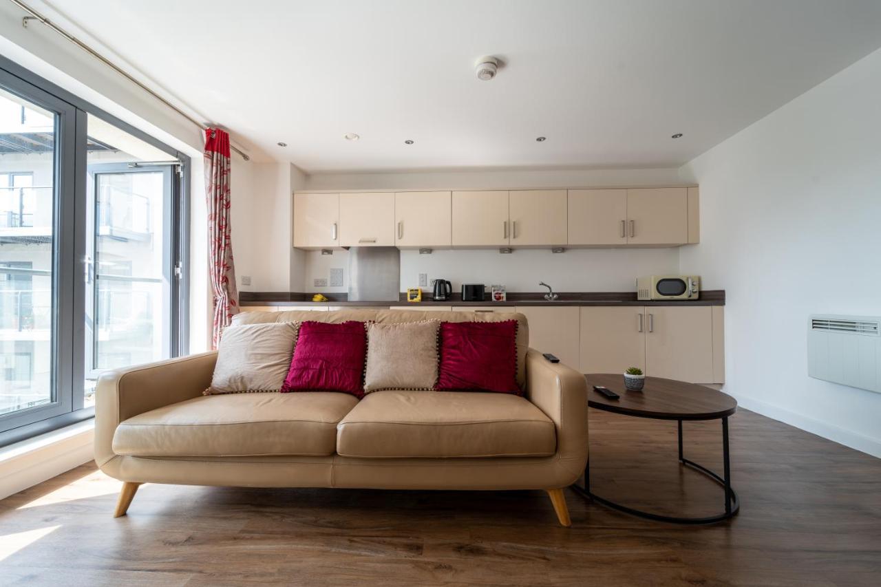 Spacious Apartment In Woking Town Centre Eksteriør bilde