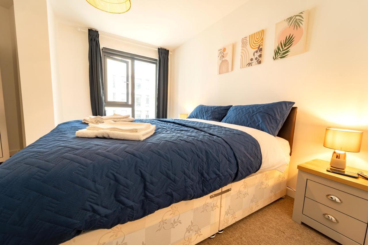 Spacious Apartment In Woking Town Centre Eksteriør bilde
